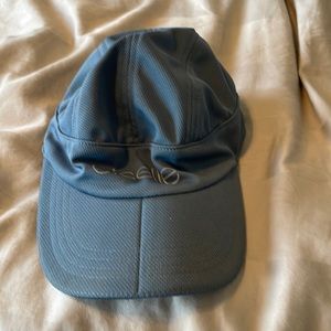 Oiselle blue/gray hat